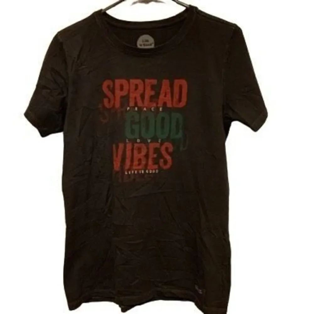 Spread Good Vibes Women’s Size Medium Classic Fit Life Is Good Gray T-Shirt